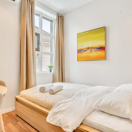 Апартаменти Heimby - Roomy W Free Parking And Seaview Берген