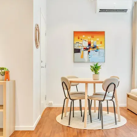 Heimby - Roomy W Free Parking And Seaview Апартаменты *