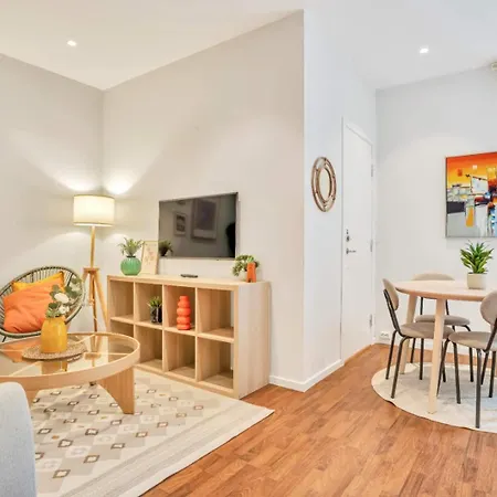 Heimby - Roomy W Free Parking And Seaview Апартаменти *