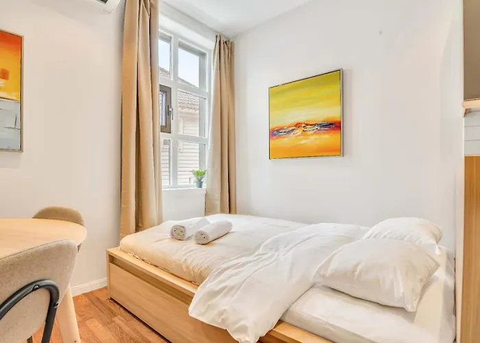 Apartment Heimby - Roomy W Free Parking And Seaview Bergen