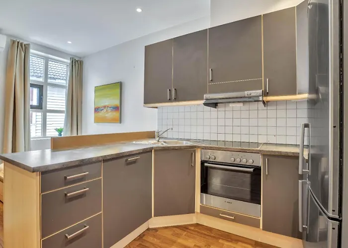 Heimby - Roomy W Free Parking And Seaview Apartment Bergen