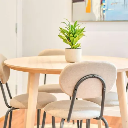 Heimby - Roomy W Free Parking And Seaview Apartamento