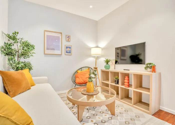 Апартаменты Heimby - Roomy W Free Parking And Seaview